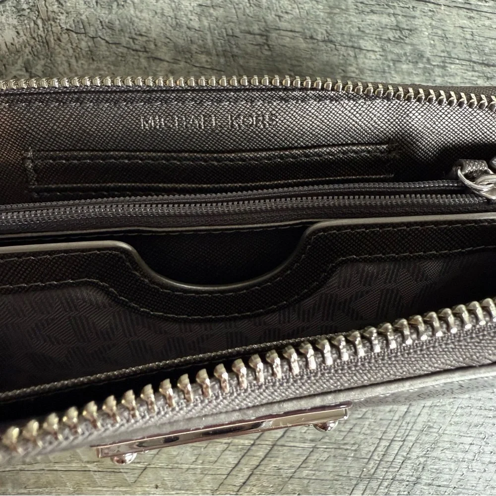 Michael Kors Metallic Bifold Wallet Wristlet Zip Closure